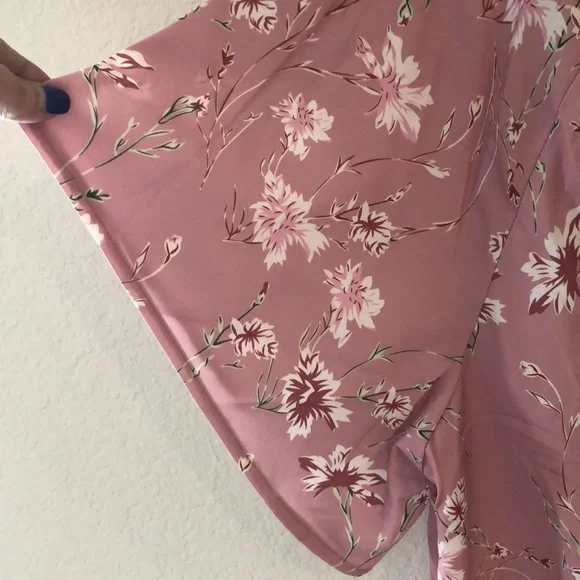 BLOOMCHIC FLORAL KEYHOLE KNOTTED FRONT BLOUSE SIZE 18-20 NWT - Picture 3 of 8